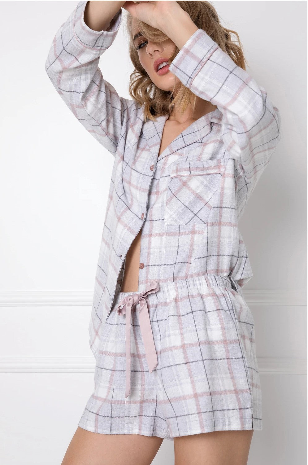 Weicher und warmer geknöpfter Damen Pyjama