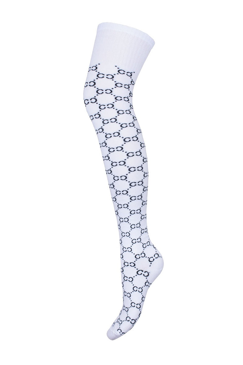 Damen Baumwolle Kniestrümpfe mit modischem CC Muster. Overknee-Socken sind der neueste Modetrend für die Herbst-Winter-Saison.