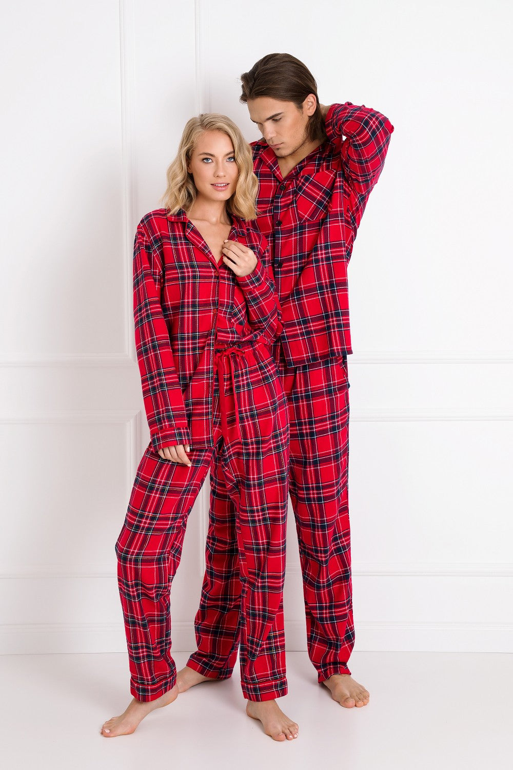 Pyjamas für die Feiertage, das gleiche für Sie und Ihn